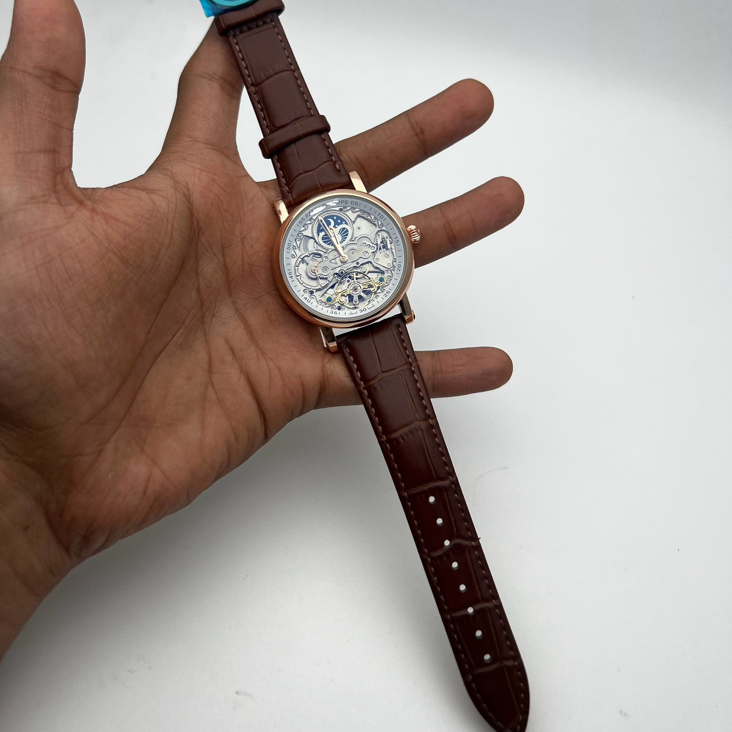 Automatic leather straps