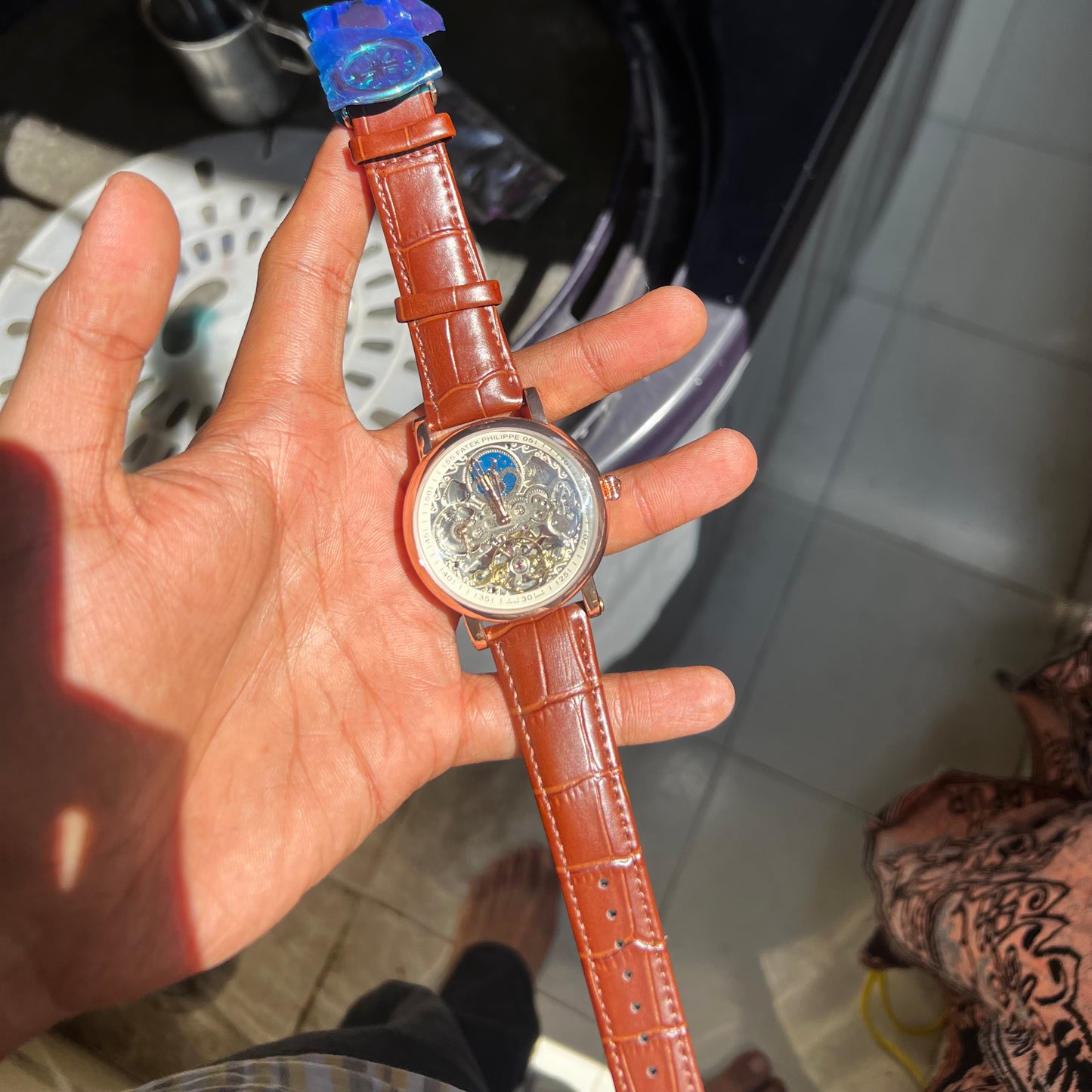 Automatic leather straps