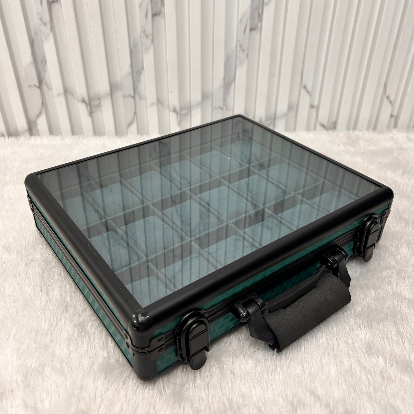 Watch case green
