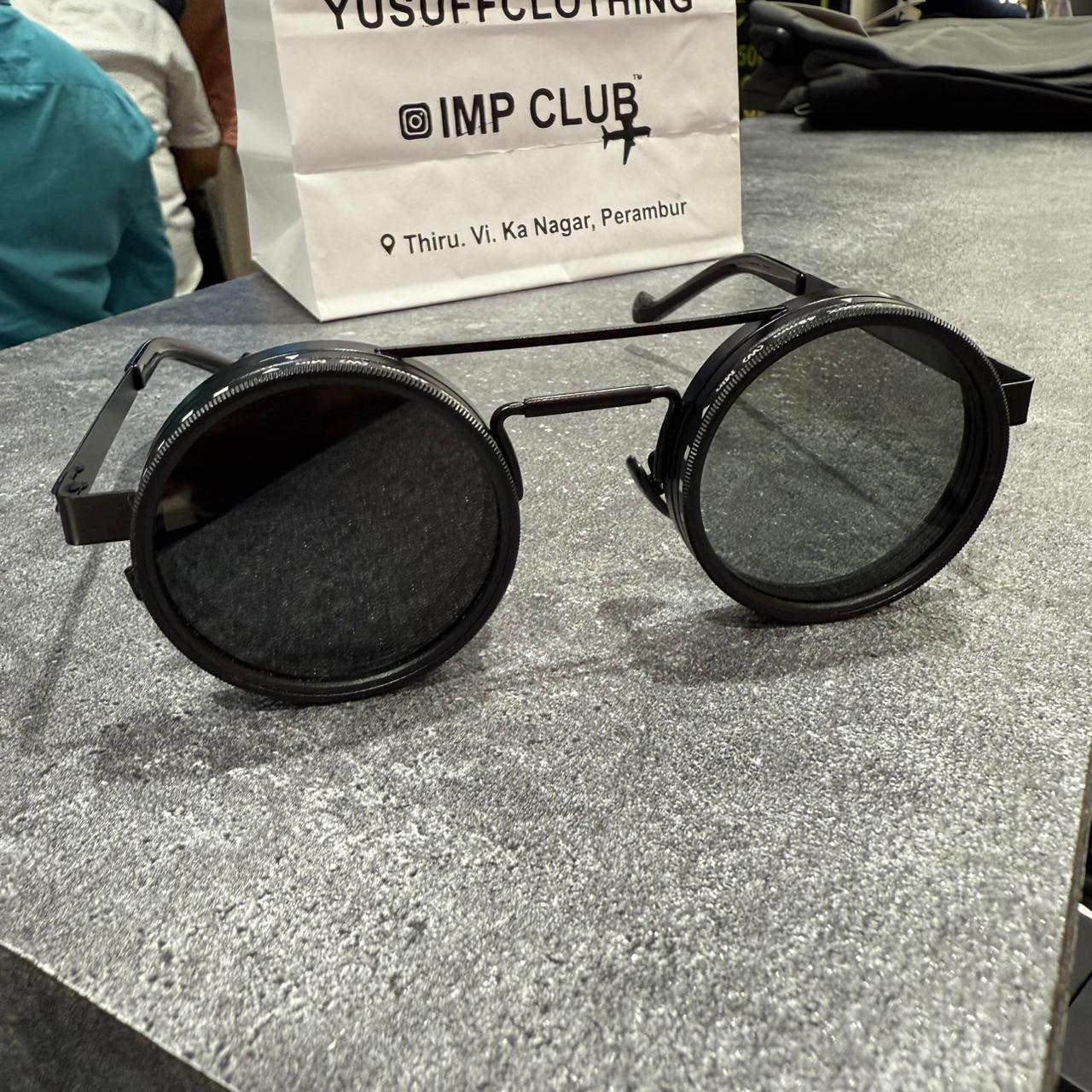 ADJUSTABLE TINT SUNGLASS