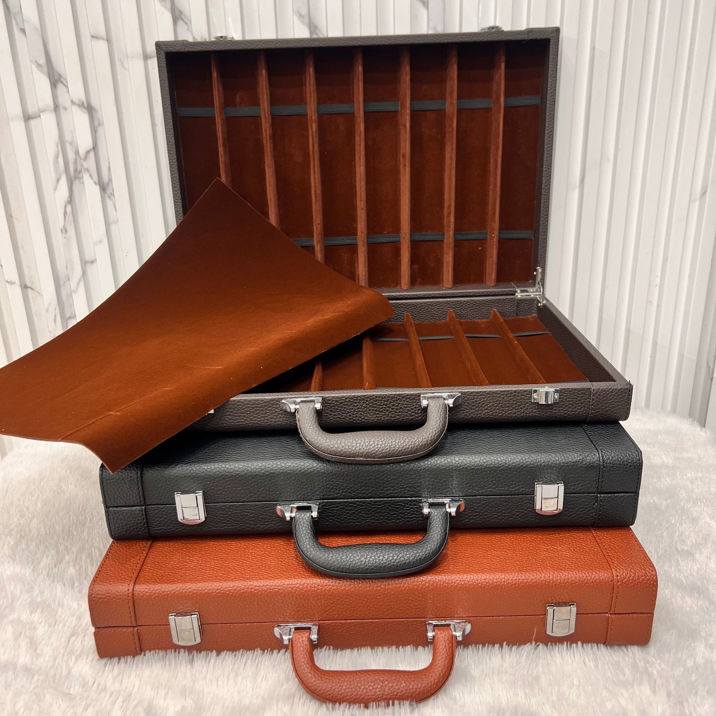 WATCH CASE ( only strap watches total )